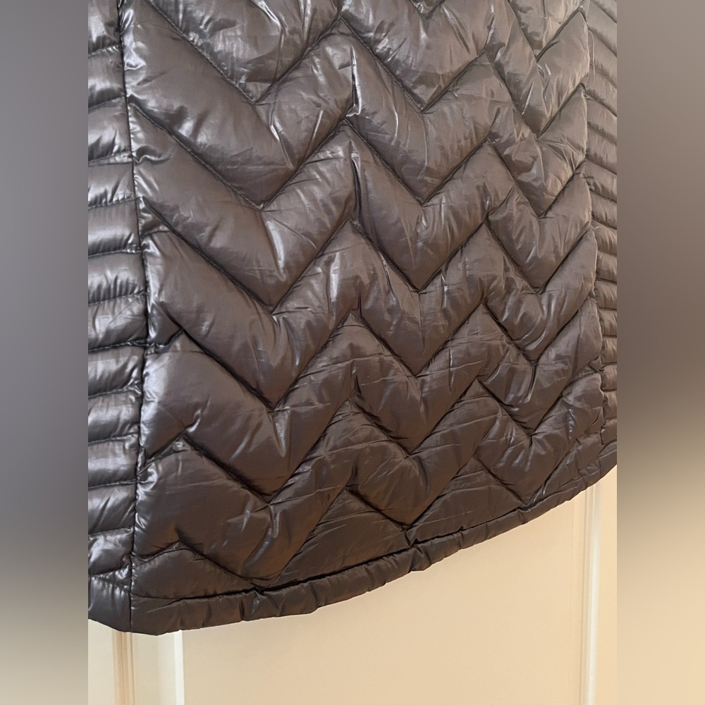 Calvin Klein Women's Metallic Gray Quilted Premium Down Vest Size XXL - Picture 2 of 15